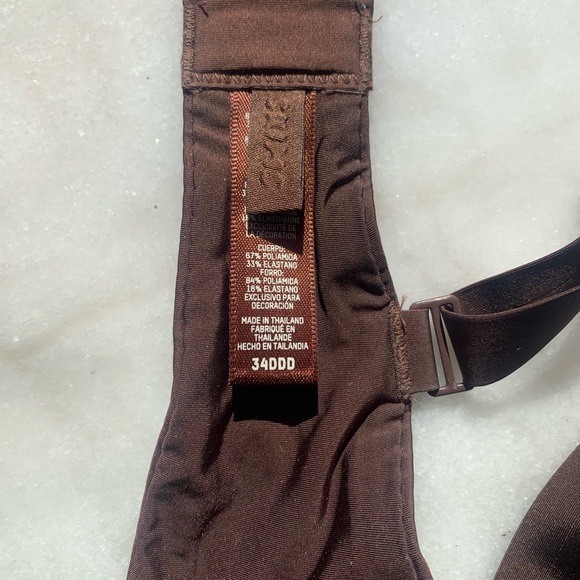 SKIMS never been used. 34DDD - Picture 2 of 3